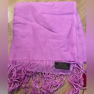 New Hand made pashmina shawl great for both men and women